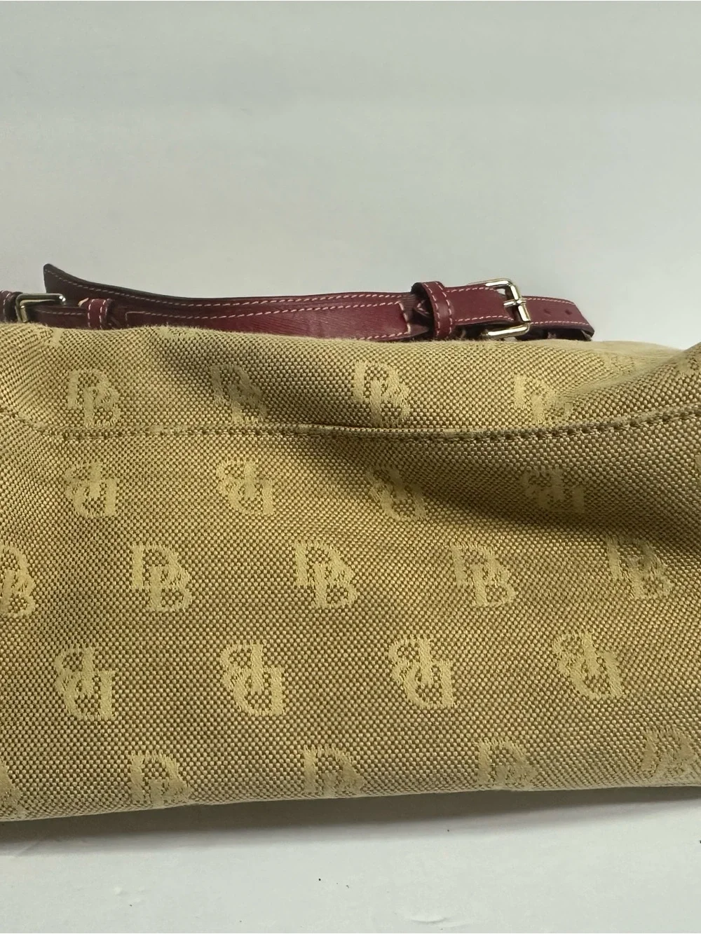 Dooney & Bourke classic dooney